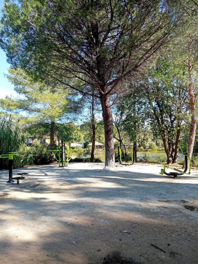 Charmant Appartement Village Restanques De Saint Tropez Grimaud Bagian luar foto